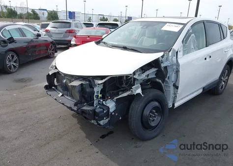 2018 Toyota Rav4 Xle from USA, damaged, VIN JTMWFREV2JD131362